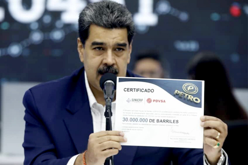 Maduro plánuje vysadit Petro vůdcům obcí a oprávněným občanům